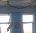 Несколько плиток упало с потолка ординаторской нового перинатального центра в Южно-Сахалинске