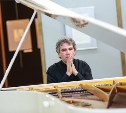 «Рождественские встречи» на Сахалине открыл известный эстонский пианист Танел Йоаметс