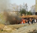 В селе Быков огонь с брошенного гаража перекинулся на соседние
