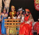 Сахалинцев приглашают отметить День театра с «Бабой Шанель»