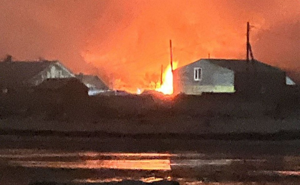В Поронайске пожар разгорелся на острове Южном