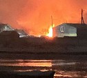 В Поронайске пожар разгорелся на острове Южном
