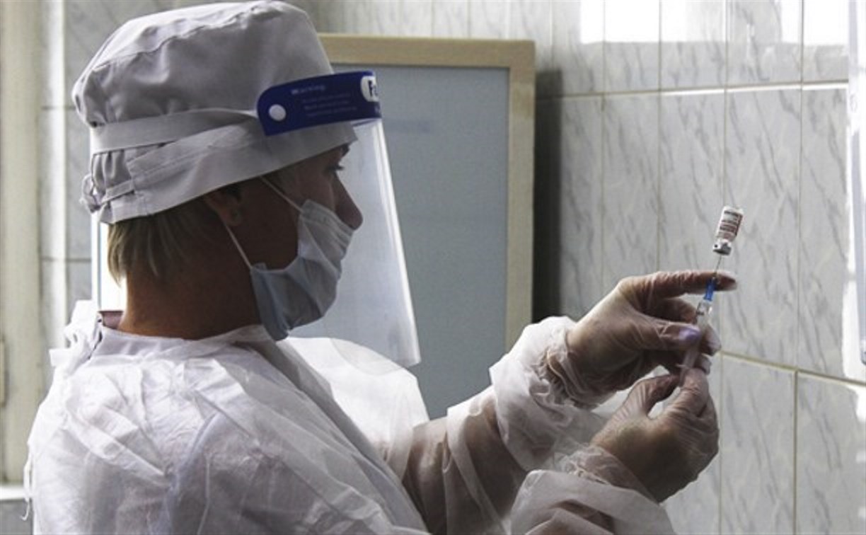 Вакцинацию от COVID-19 на Сахалине и Курилах прошли 36 258 человек