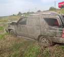 "Два человека пострадали": на Сахалине при обгоне "Сурф" столкнулся с "Хорьком" и  вылетел с дороги  