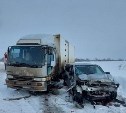 Разбитый автомобиль обесточили: пострадавшего в массовом ДТП сахалинца передали медикам