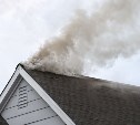 Крыша частного дома загорелась в Троицком