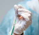 Вакцинацию от COVID-19 на Сахалине и Курилах прошли 75 981 человек