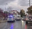 В Южно-Сахалинске на пешеходном переходе автомобиль наехал на человека 