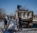 В Южно-Сахалинске идет расчистка русла реки Красносельской