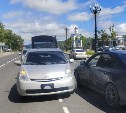 Очевидцев столкновения Toyota Prius и Subaru Legacy B4 ищут в Южно-Сахалинске