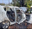 Автомобиль загорелся после ДТП на Сахалине - женщина получила травмы