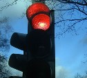 Светофор потух на оживлённом перекрёстке в Южно-Сахалинске - к месту выезжает аварийная бригада