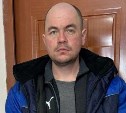 Подозреваемого в краже телефона у знакомого ищет полиция на Сахалине