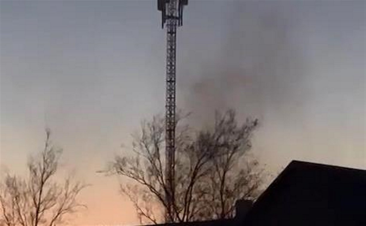 Жители Корсакова жалуются на тех, кто каждый вечер сжигает вонючие отходы