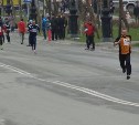 В Южно-Сахалинске прошла легкоатлетическая эстафета школьников