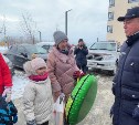 Валерий Лимаренко проверил расчистку придомовых территорий в ЖК "Уюн" в Южно-Сахалинске