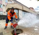 В Южно-Сахалинске брошенные авто заблокировали подход к пожарным гидрантам