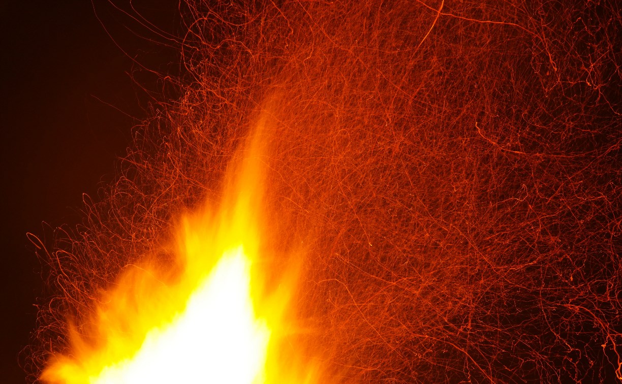 Пожар возле трансформатора тушили в Томари Пожар возле трансформатора тушили в Томари