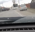 Столкнувшиеся седан и универсал перегородили полосу дороги в Новоалександровске