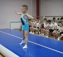 Юные корсаковцы показали свои способности на акробатической дорожке