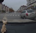Автомобилистка подрезала машину в Южно-Сахалинске, но объяснить свой поступок не смогла