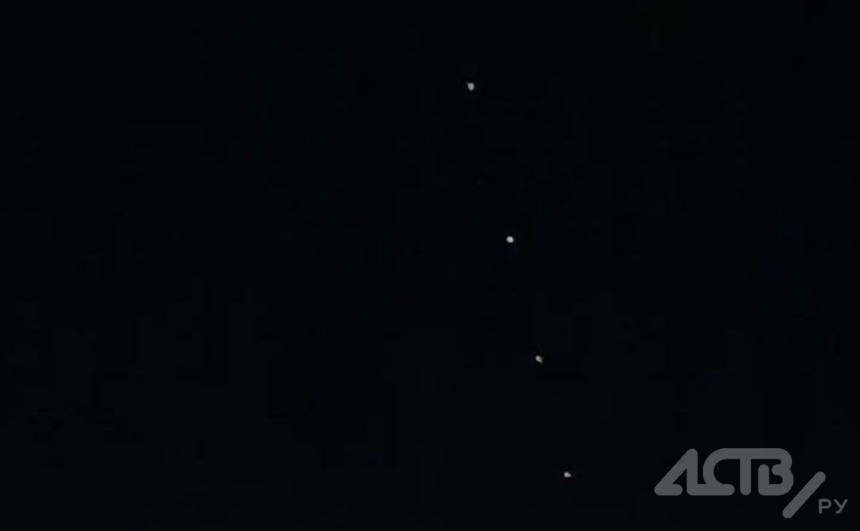 Сахалинцы вновь заметили в небе космический "поезд" Илона Маска