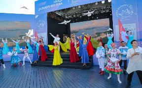 Политика и экономика