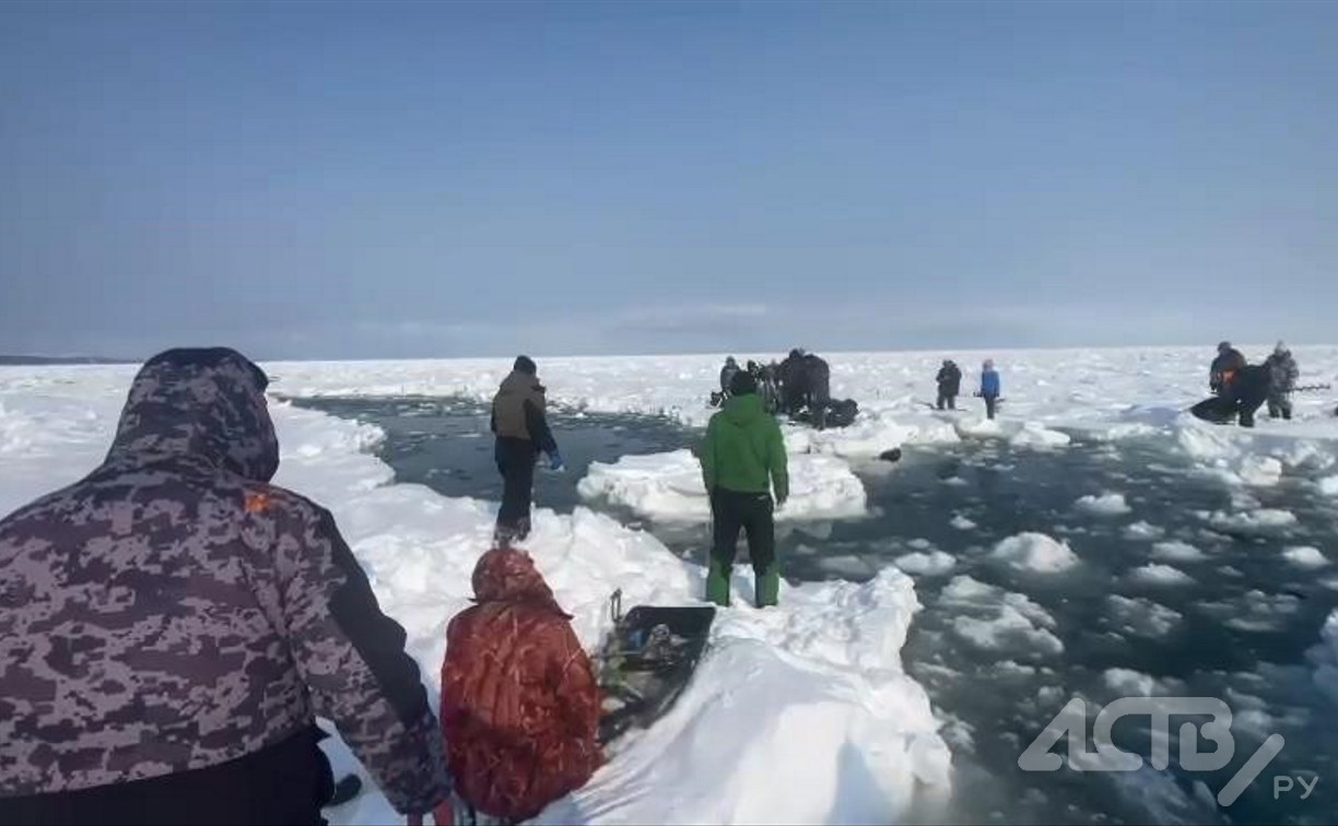 На Сахалине вертолёт из Корсаковского района полетел спасать рыбаков в Долинский район