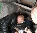 Сахалинский блогер нашел на чердаке дома притон с бомжами