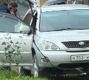 "Вот это десантировались": двое в форме в Южно-Сахалинске припарковали машину на газоне 