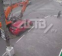 Почуял неладное: в Холмске велосипедист покинул место аварии за секунды до столкновения
