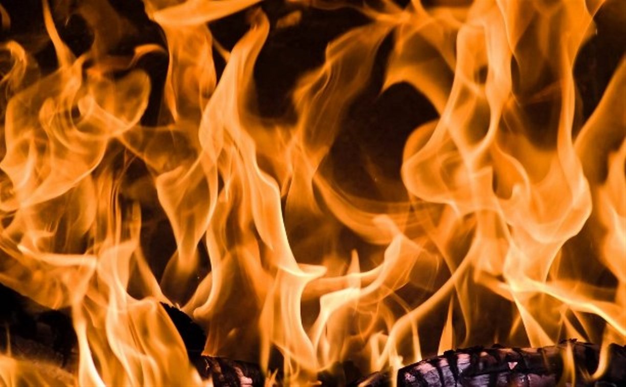 Дачный дом горел в СНТ "Связист" в Анивском районе