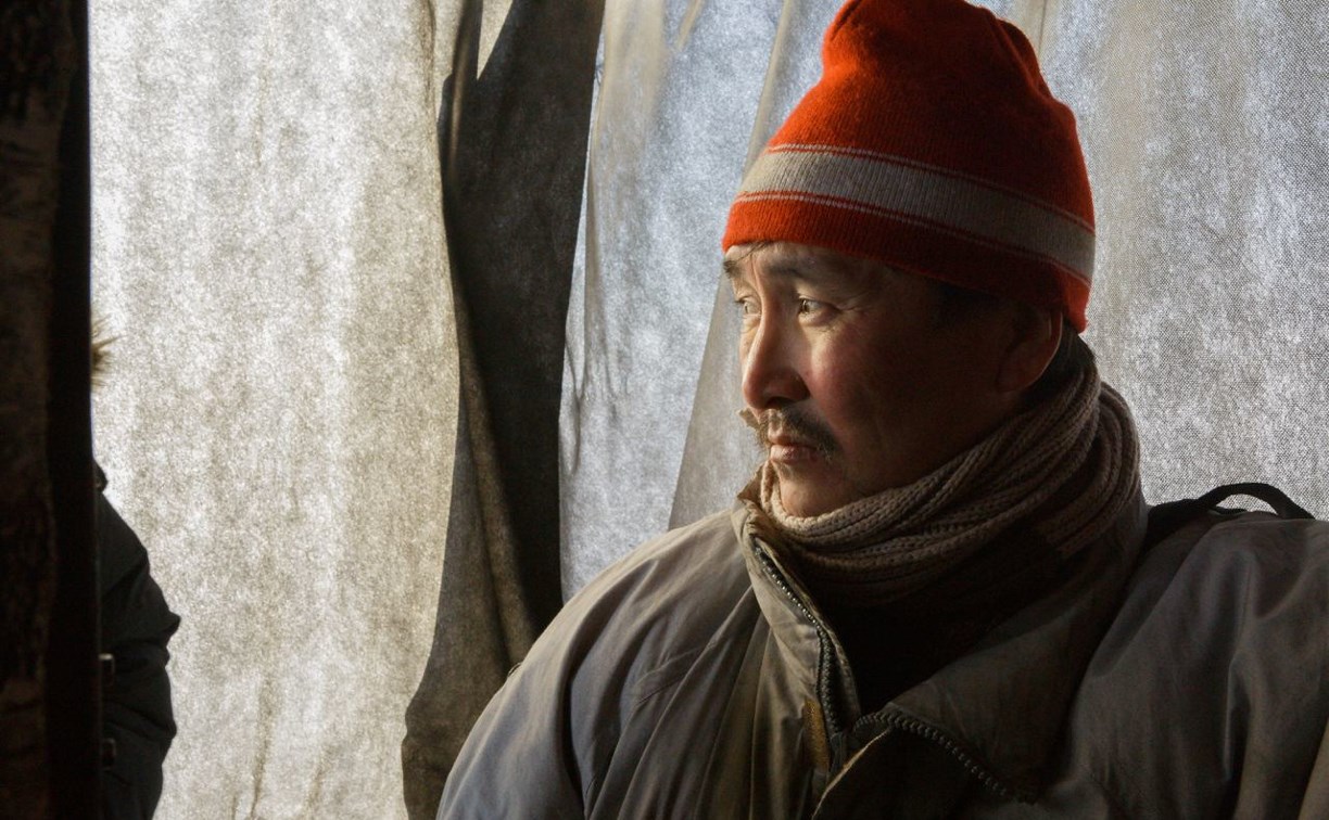 Морозную детективную драму о сахалинской буровой и поисках сына начали снимать в России