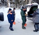 Сотрудники МЧС нагрянули к сахалинским рыбакам на озеро Изменчивое