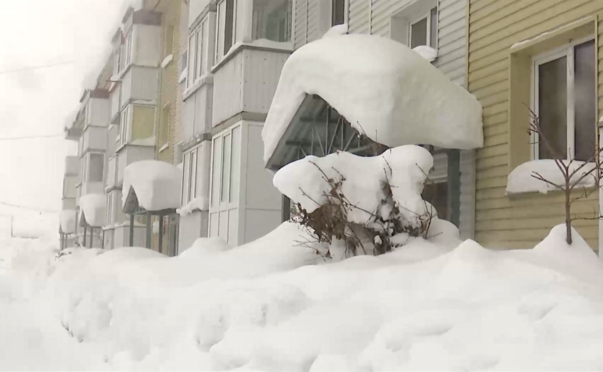 "Губернаторский контроль" проверил расчистку более 150 дворов в Тымовском и Ногликском районах