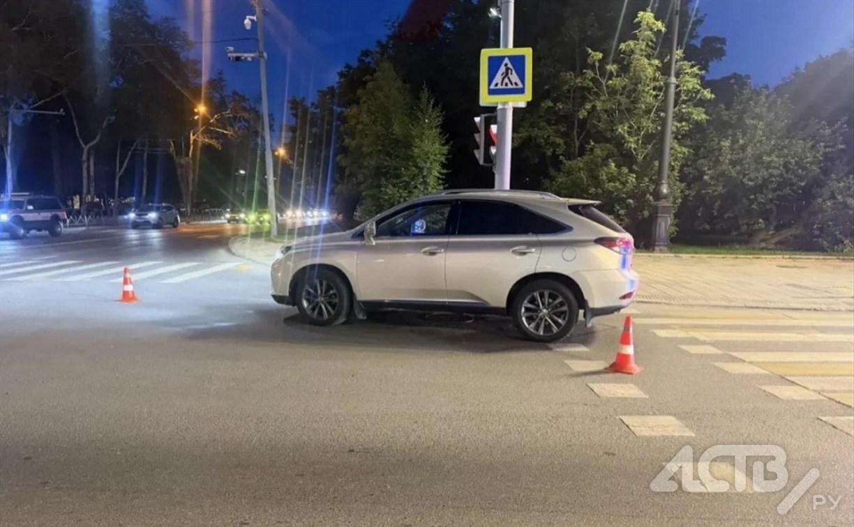 В Южно-Сахалинске ищут тех, кто видел столкновение Lexus и самоката