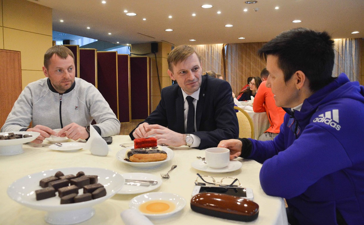 Глава Минспорта Сахалина встретился с российскими паралимпийцами 