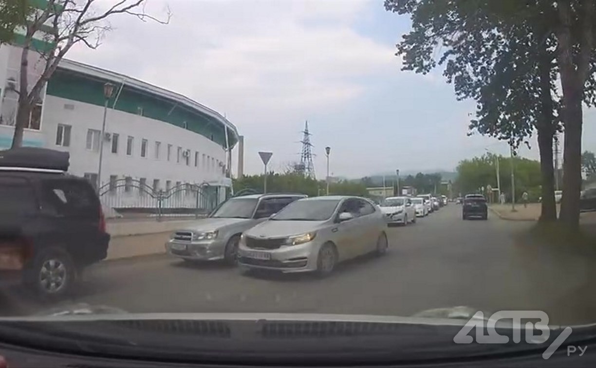 "Нагло летают по встречке": южносахалинец за день снял на видео двух нарушителей ПДД