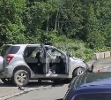 Вылетела в кювет и перевернулась: на охотской трассе произошла авария
