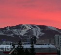  Малиновый рассвет порадовал сахалинцев утром 3 февраля