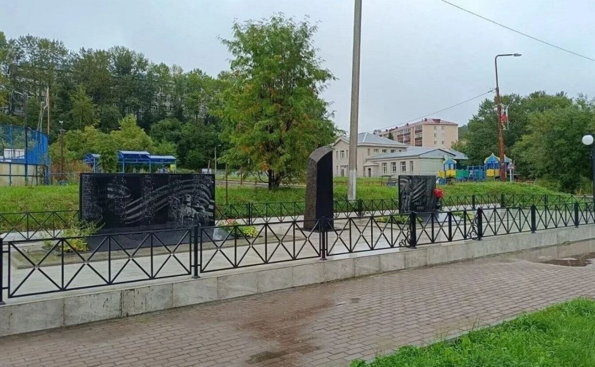 Семь сельских памятников Героям Великой Отечественной войны благоустроили на Сахалине 