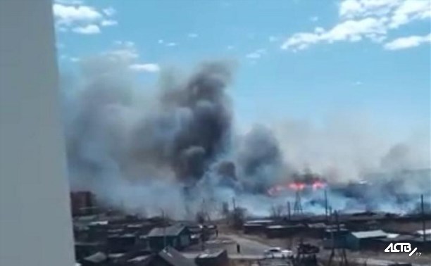 Пожар в Красногорске уничтожает жилые дома