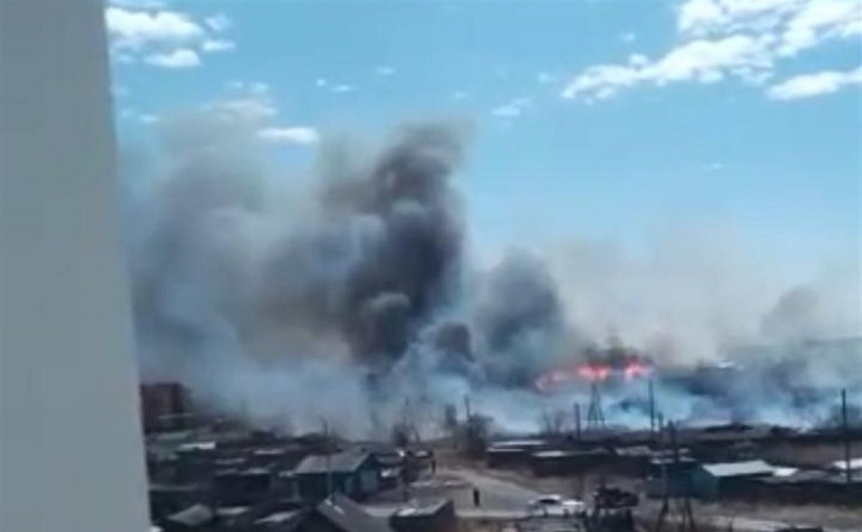 Пожар в Красногорске уничтожает жилые дома