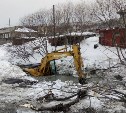 В Корсакове при расчистке прибрежной зоны экскаватор «ушел» под воду