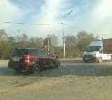 Toyota Wish и грузовик столкнулись в Южно-Сахалинске