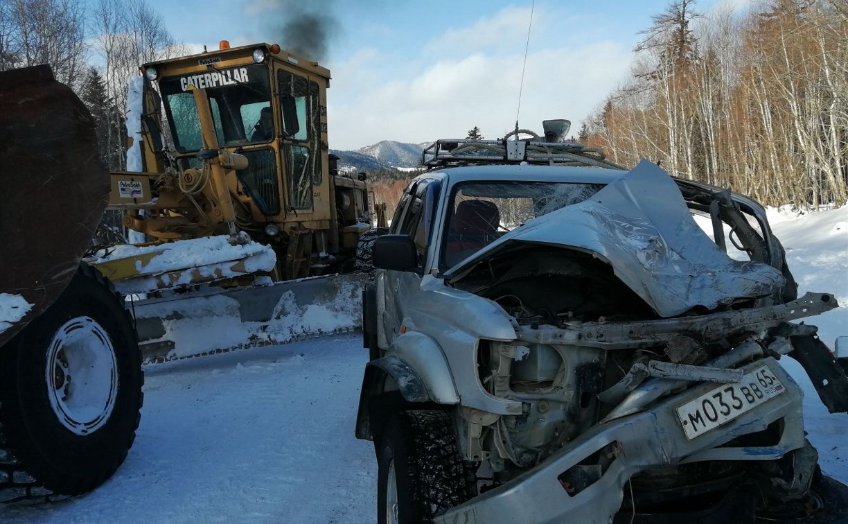 Сахалинец серьезно пострадал во время ликвидации последствий ДТП в Смирныховском районе