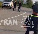 Новый тренд на Камчатке: женщины смущают инспекторов песней "Младший лейтенант"
