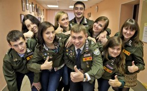 Более 200 сахалинских студентов войдут в стройотряды
