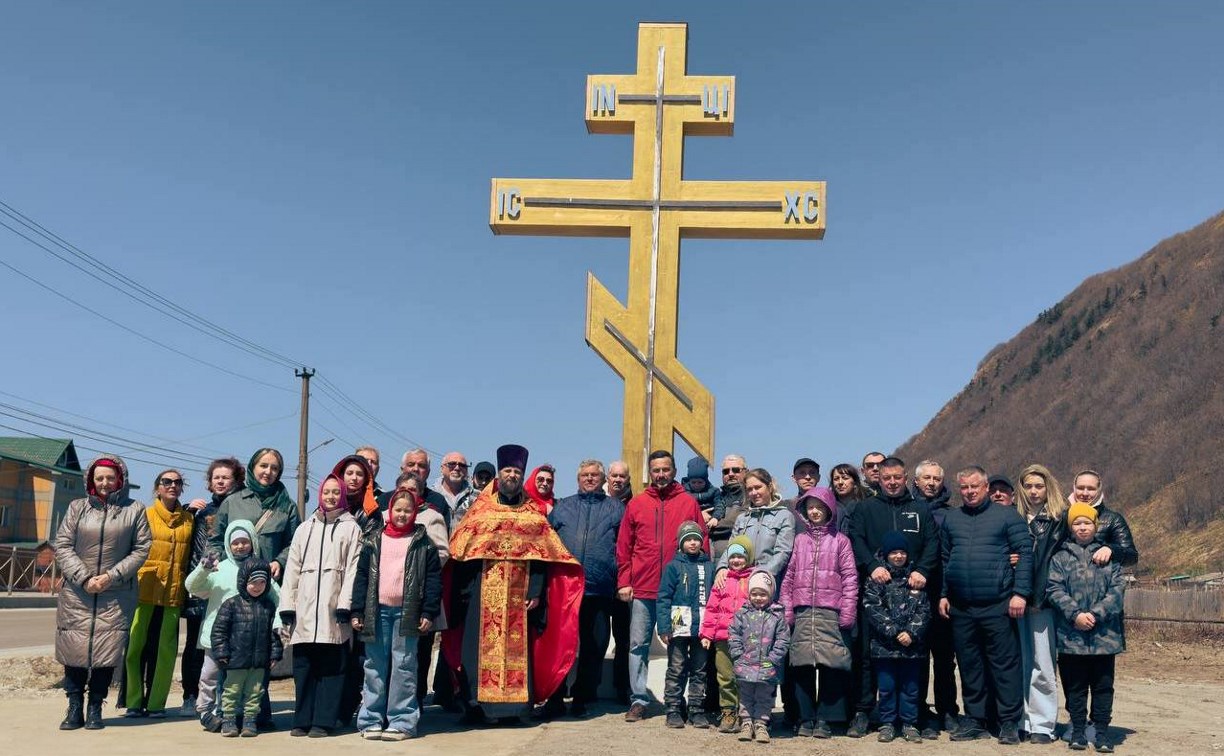 Поклонный крест установили и освятили в Невельском районе