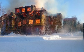 База отдыха РЖД дотла сгорела в Корсаковском районе